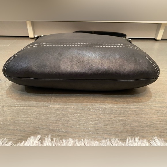 AUTHENTIC VINTAGE Coach Soho Slim Y2K Black Leather Shoulder/Crossbody Bag - Picture 5 of 9